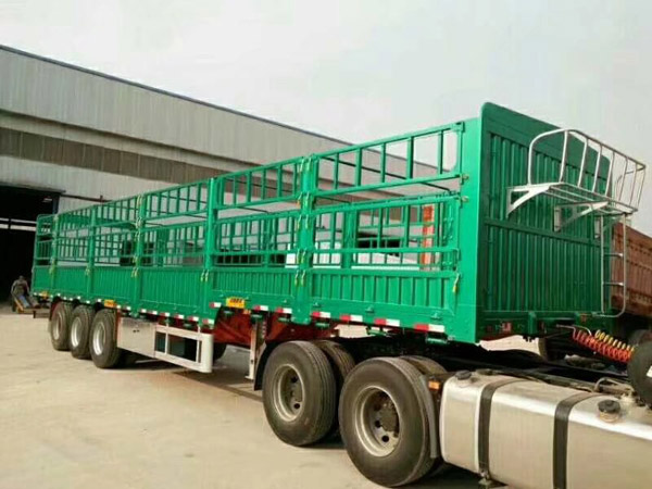 仓栅式运输半挂车